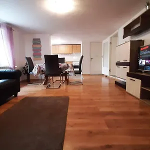 A Cozy Two Bedroom In Apartment
